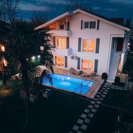 Villa Atlas Muhafazakar Havuzlu, Mustakil Genis Bahceli Sapanca Exterior photo