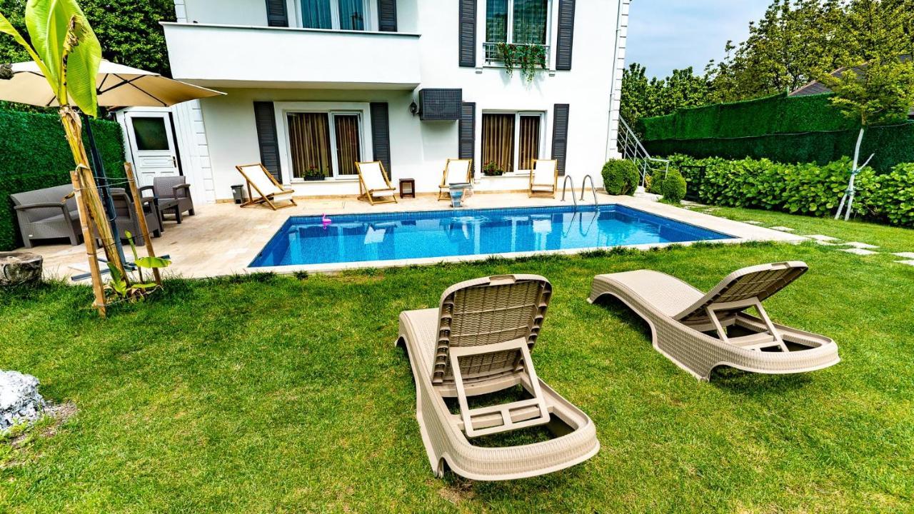 Villa Atlas Muhafazakar Havuzlu, Mustakil Genis Bahceli Sapanca Exterior photo
