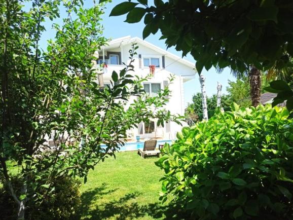 Villa Atlas Muhafazakar Havuzlu, Mustakil Genis Bahceli Sapanca Exterior photo