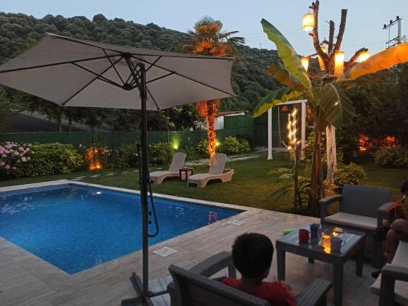 Villa Atlas Muhafazakar Havuzlu, Mustakil Genis Bahceli Sapanca Exterior photo