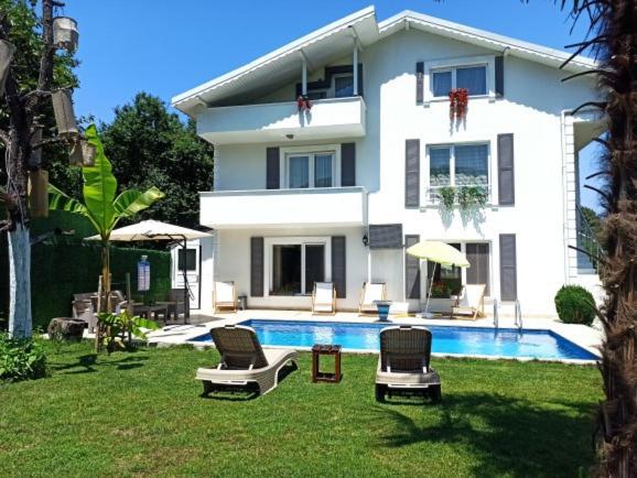 Villa Atlas Muhafazakar Havuzlu, Mustakil Genis Bahceli Sapanca Exterior photo